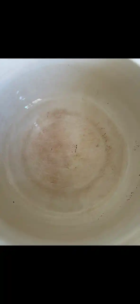 До: грязная кастрюля